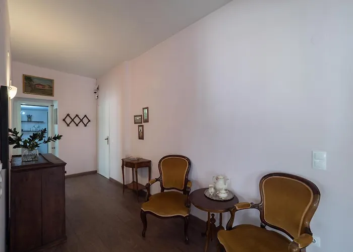 Central & Bright 2Bd Apt In Corfu Town Near Port