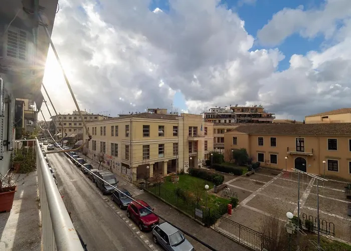 Central & Bright 2Bd Apt In Corfu Town Near Port