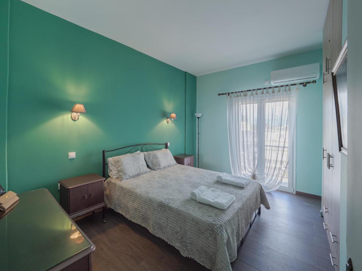 & Bright 2bd In Corfu Town Near Port Corfu (city)